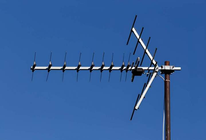 Installation et dépannage d'antennes TV, satellite et Starlink.